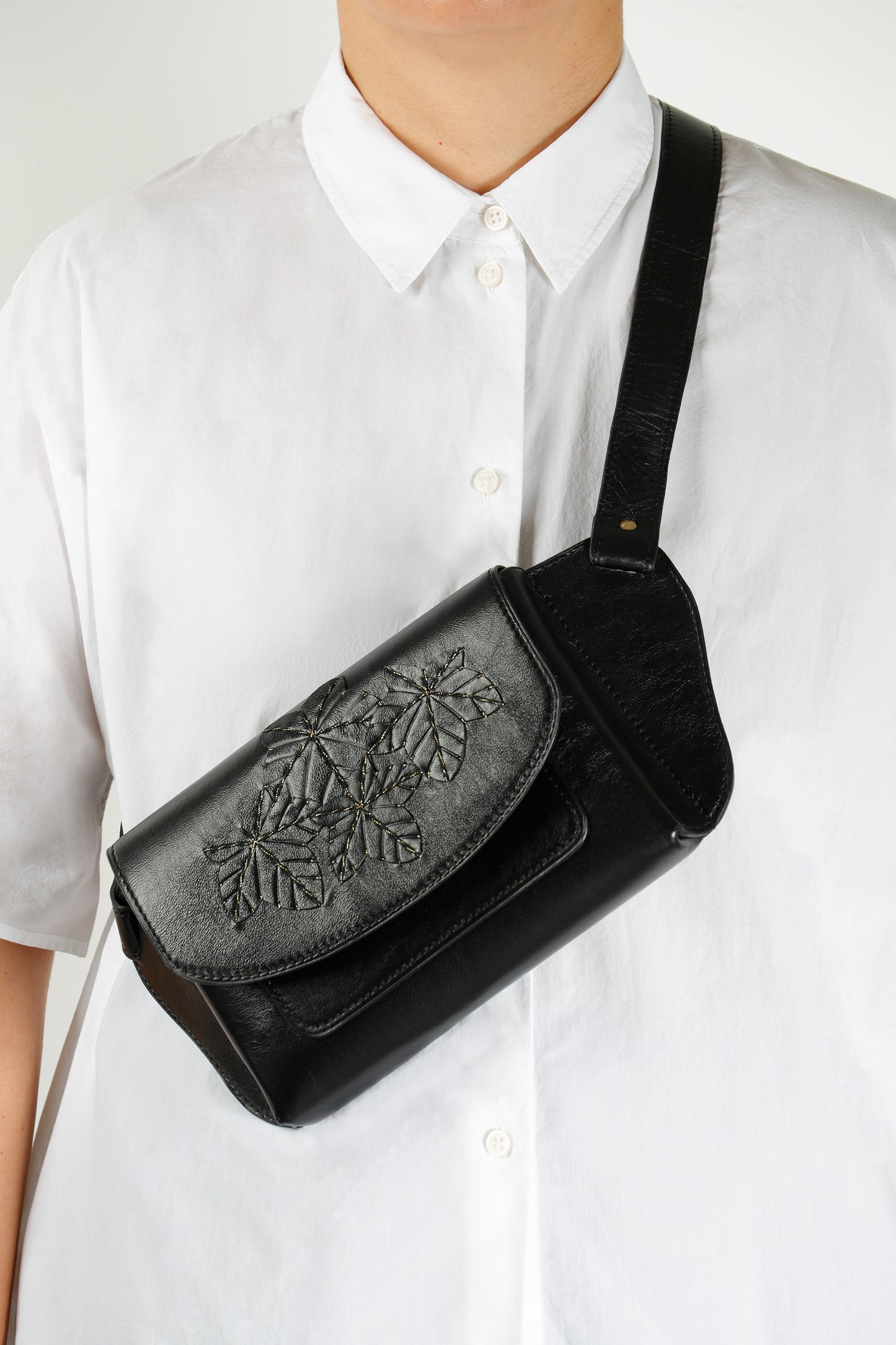 Ava - Vertical leather tote