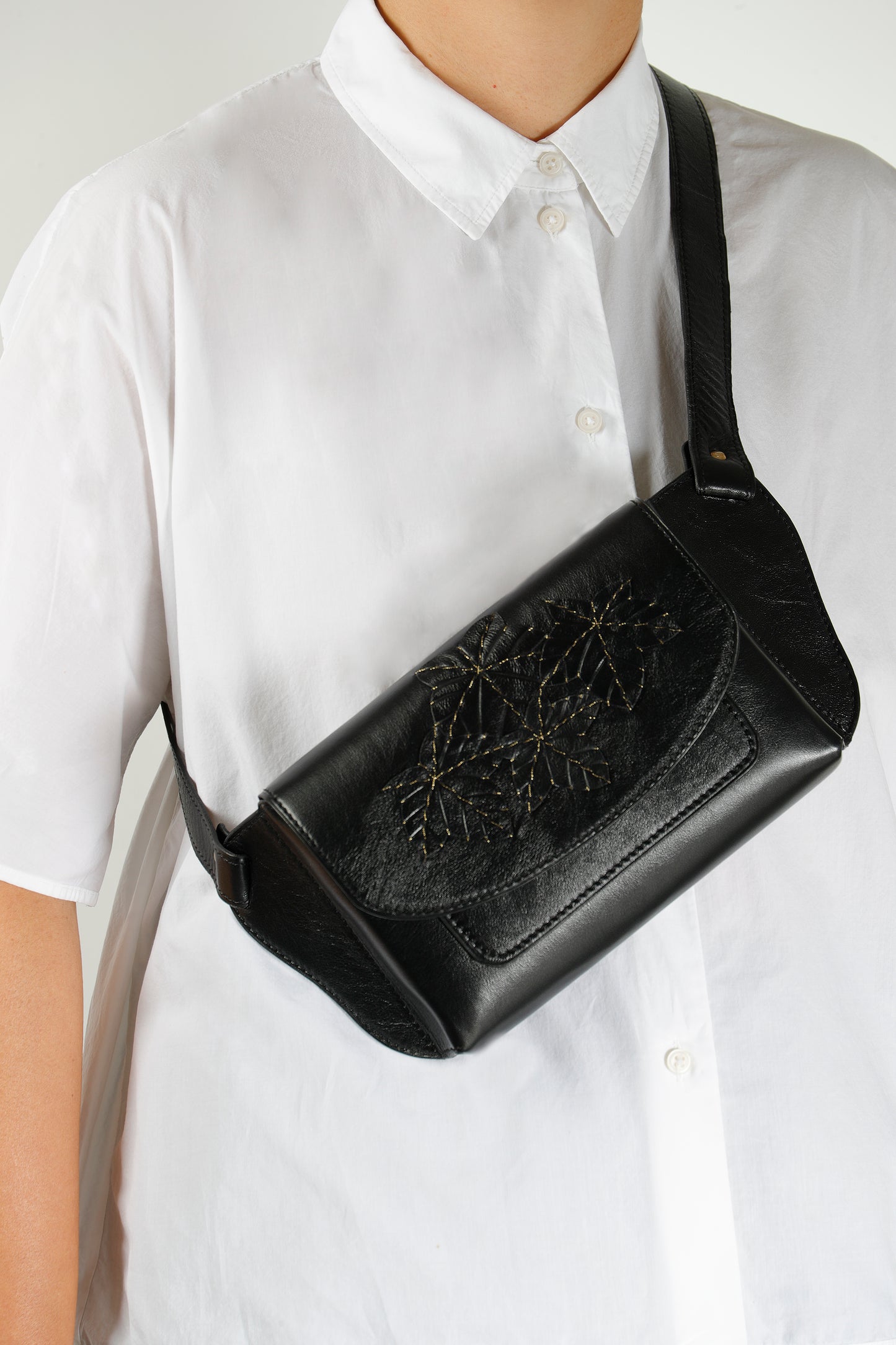 Ava - Vertical leather tote