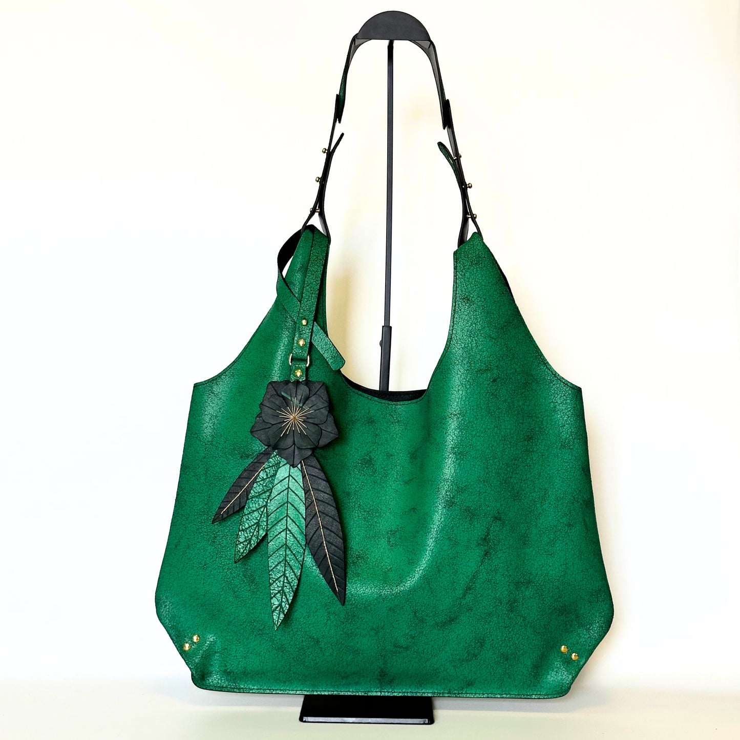 Ava - Vertical leather tote