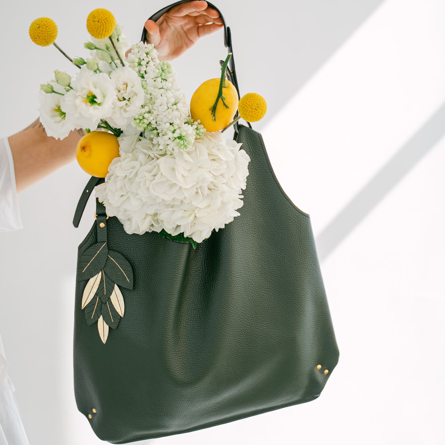 Ava - Vertical leather tote