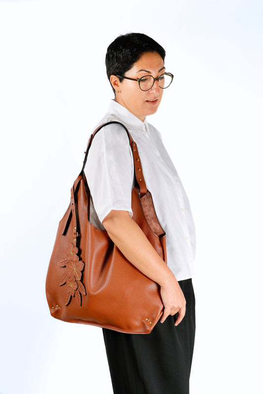 Ava - Vertical leather tote